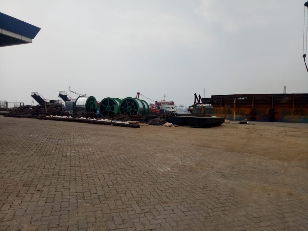 Sewa Tongkang 270 Feet